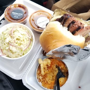 Smoque BBQ - Brisket sandwhich - Barbeque Near Me - Chicago, Illinois Smoque BBQ - Brisket sandwhich - Barbeque Near Me - Chicago, Illinois
