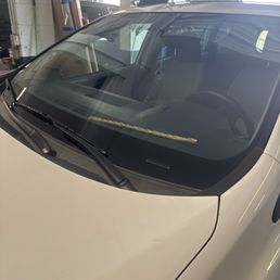 Windshield replacement Windshield replacement