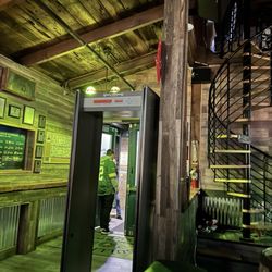 O'Sullivan's Sports Pub - Indoor entrance