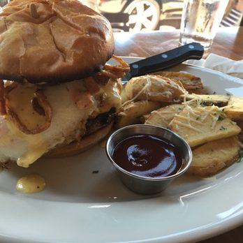 Eat Chow - Breakfast & Brunch Near Me - Costa Mesa, California