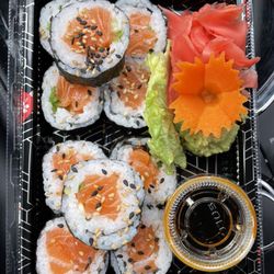 Saigon Sushi - Salmon rolls