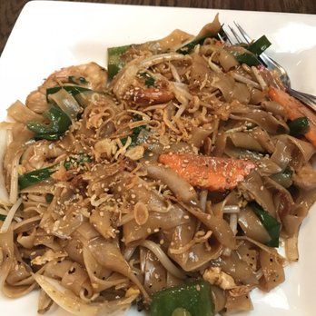 Dagon - Myiek Thai-style pan fried noodles - Burmese Near Me - Honolulu, Hawaii Dagon - Myiek Thai-style pan fried noodles - Burmese Near Me - Honolulu, Hawaii