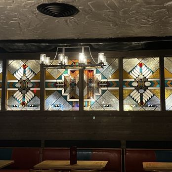 El Rancho Hotel - Stained glass between bar and restaurant - Hotels Near Me - Gallup, New Mexico