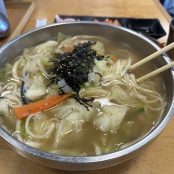 Yoo's Place - 33. Mandu Kalguksu (dumpling and noodle soup) - Korean Near Me - Buena Park, California Yoo's Place - 33. Mandu Kalguksu (dumpling and noodle soup) - Korean Near Me - Buena Park, California