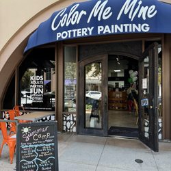 Color Me Mine - Outside Color Me Mine, Valencia.