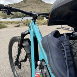 Rocky Mountain Biking - New Yeti with the water bottle provided by RMB