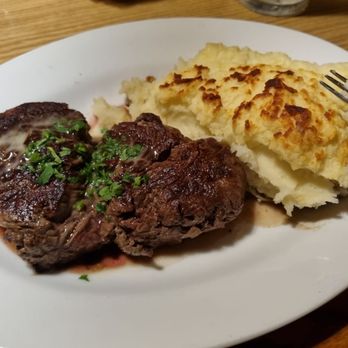 Damon's Steak House - 11oz tenderloin with twice baked potato - Steakhouses Near Me - Glendale, California Damon's Steak House - 11oz tenderloin with twice baked potato - Steakhouses Near Me - Glendale, California