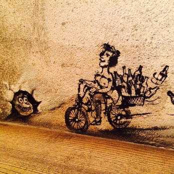 Les Berthom - Fun artwork around the bar... - Beer Bar Near Me - Grenoble, 38 Les Berthom - Fun artwork around the bar... - Beer Bar Near Me - Grenoble, 38