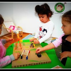 Cheeky Monkey English 4 Kids