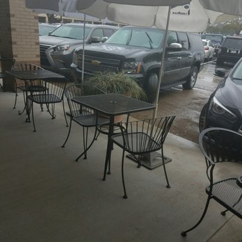 Neuhaus Cafe - Outside seating - Cafes Near Me - Dallas, Texas
