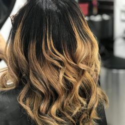 The Suite Blowout - Beach wave blowout and signature color session