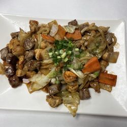 Hangout Ramen Build Your Own - Kenner - Combo Yaki Udon
