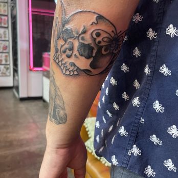 Boartooth Tattoo - Tattoo Near Me - Los Angeles, California
