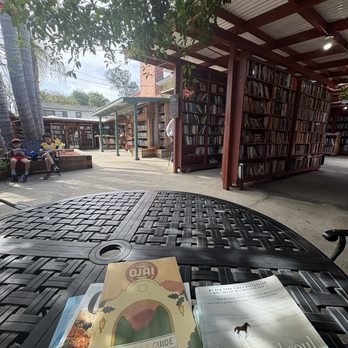 Bart's Books - Bookstores Near Me - Ojai, California