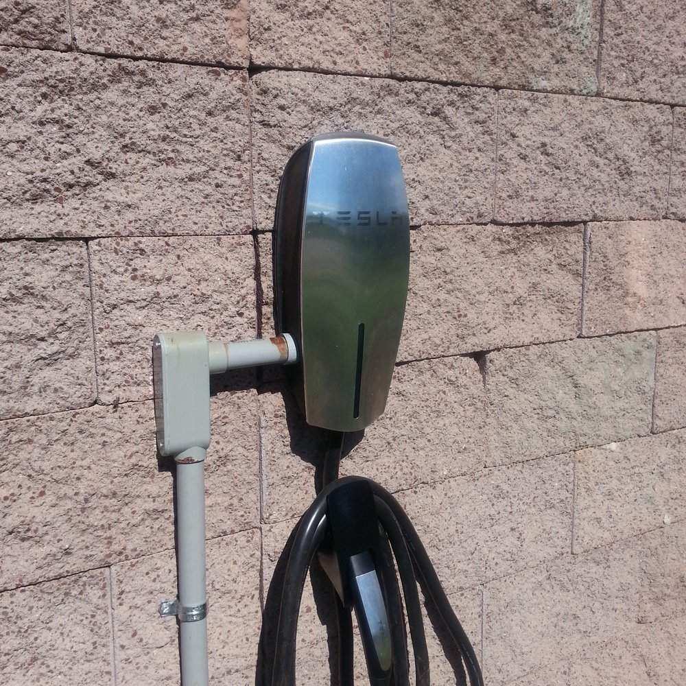 Rancho Gallina - If you drive a Tesla and need a charge... - Bed & Breakfast Near Me - Santa Fe, New Mexico Rancho Gallina - If you drive a Tesla and need a charge... - Bed & Breakfast Near Me - Santa Fe, New Mexico
