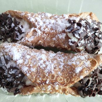 Pallino - Chocolate Cannoli - Italian Near Me - Seattle, Washington