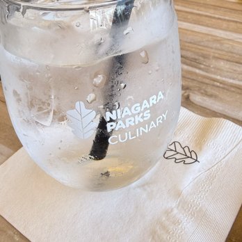 Queen Victoria Place Restaurant - Bars Near Me - Niagara Falls, Ontario