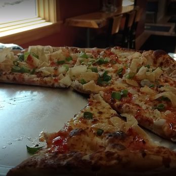 Ziggy's Pizza - Crab Rangoon - Cream cheese, crab, won ton crisps, scallions and duck sauce - Pizza Near Me - Sunapee, New Hampshire