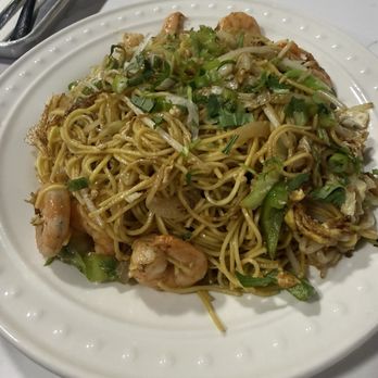 Bun Bo 533 - Omg their chow mein is so so so yummy. The owner has this on his other restaurants menu in Texas a few yrs back. It was a big hit. - Vietnamese Near Me - Westminster, California