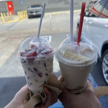 Botanas Locas - small Fresas con crema and large banana smoothie - Ice Cream & Frozen Yogurt Near Me - San Diego, California