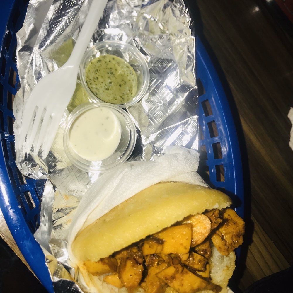 Los Chamos Arepas - Arepa de Pulpo - Venezuelan Near Me - Carolina, Puerto Rico Los Chamos Arepas - Arepa de Pulpo - Venezuelan Near Me - Carolina, Puerto Rico
