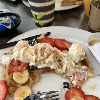 Del Monte grill& cafe  - Was so eager to dig in when it was served! Had to stop mid-meal for quick pic - Breakfast & Brunch Near Me - Monterey , California