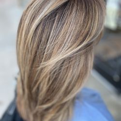 Amanda Lobo hair