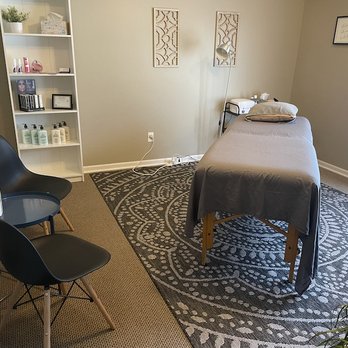 The Wax Bar - The treatment room - Waxing Near Me - St. Charles, Illinois