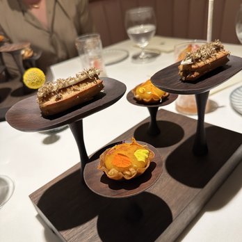 Indienne - Passionfruit buckwheat tart, mushroom/truffle/goat cheese éclair - Indian Near Me - Chicago, Illinois