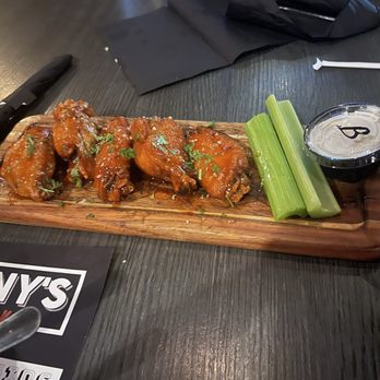 Anthony's Pizza Thornton Park - Hot honey wings... yummy - Pizza Near Me - Orlando, Florida