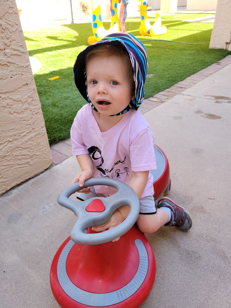 Hola Hello Ni Hao Preschool Logo