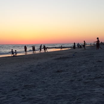 Madeira Beach - Sunset - Beaches Near Me - Madeira Beach, Florida