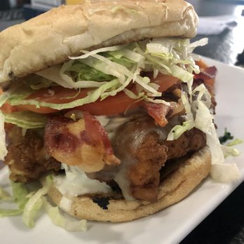 Southside Tavern - Chicken Sandwich - American Near Me - Braintree, Massachusetts