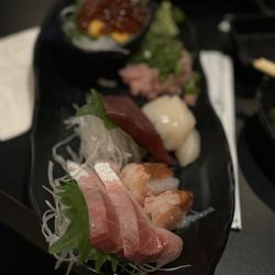 Izakaya Hideyoshi - Assorted sashimi