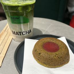 Banana brulee matcha & matcha strawberry shortbread
