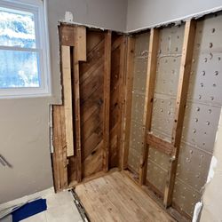 1-800 WATER DAMAGE of Prescott & North Scottsdale - Bathrub/Shower Tearout