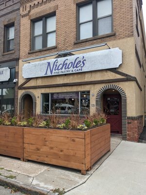 Nichole's Fine Pastry & Café by null
