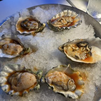Glass Box - $1 oyster at happy hour - Seafood Near Me - San Diego, California