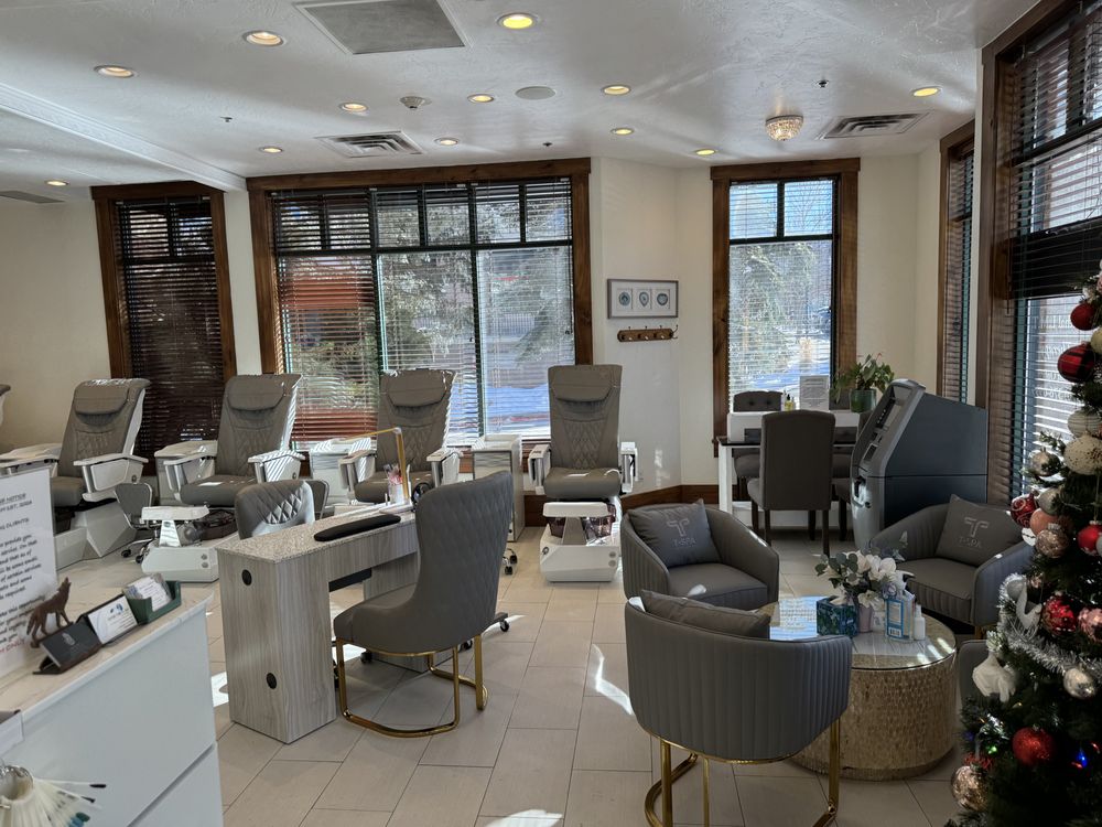 Serenity Nails & Spa Image