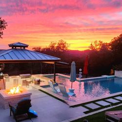 Edgewater Premier Pools - Backyard Oasis