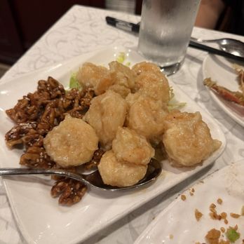 R & G Lounge - Prawns with Honey Walnuts / 核桃明蝦球 - Seafood Near Me - San Francisco, California R & G Lounge - Prawns with Honey Walnuts / 核桃明蝦球 - Seafood Near Me - San Francisco, California