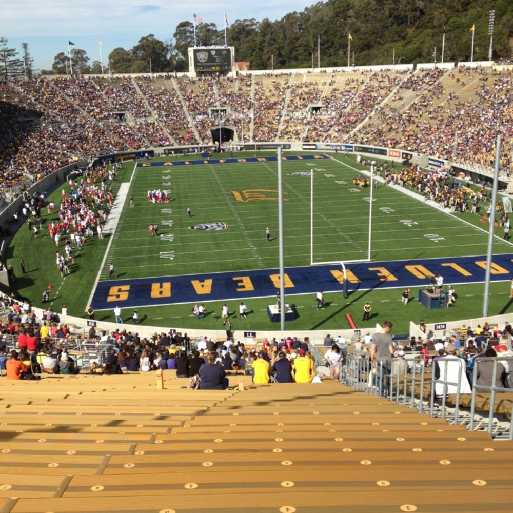 California Memorial Stadium - First Cal game in years. Beautiful November weather and this stadium looks great! - Stadiums & Arenas Near Me - Berkeley, California California Memorial Stadium - First Cal game in years. Beautiful November weather and this stadium looks great! - Stadiums & Arenas Near Me - Berkeley, California