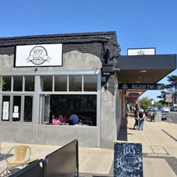 Pep' S Beachfront Rye - Outside