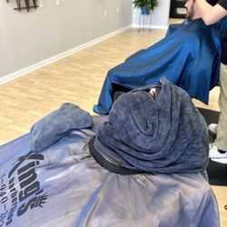 King’s Barbershop - Straight razor with hot towel shave