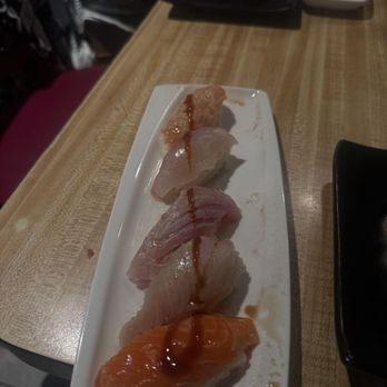 Zushi Puzzle - Flight of fish bellies - Sushi Bars Near Me - San Francisco, California