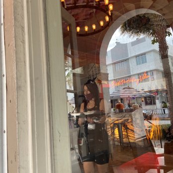 Bacon Bitch - Here - Sandwiches Near Me - Miami Beach, Florida