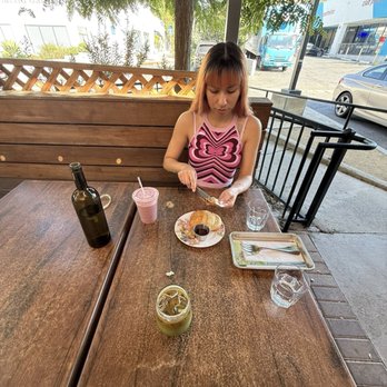 Lemon Poppy Kitchen - Dirty Matcha, smoothie and biscuit - Breakfast & Brunch Near Me - Los Angeles, California Lemon Poppy Kitchen - Dirty Matcha, smoothie and biscuit - Breakfast & Brunch Near Me - Los Angeles, California