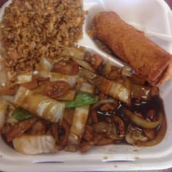 Strangest Moo Goo Gai Pan I've ever had. Asked them about it the insisted it is Moo Goo