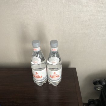 Hotel Atwater - Complementary water - Hotels Near Me - Avalon, California Hotel Atwater - Complementary water - Hotels Near Me - Avalon, California