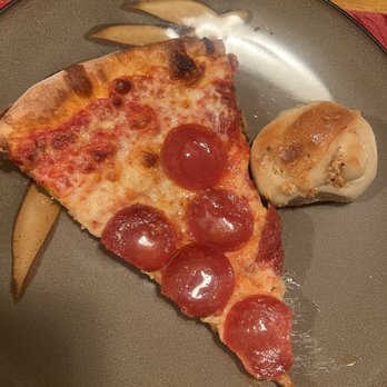 Illiano's Pizzeria - Pizza Near Me - Meriden, Connecticut